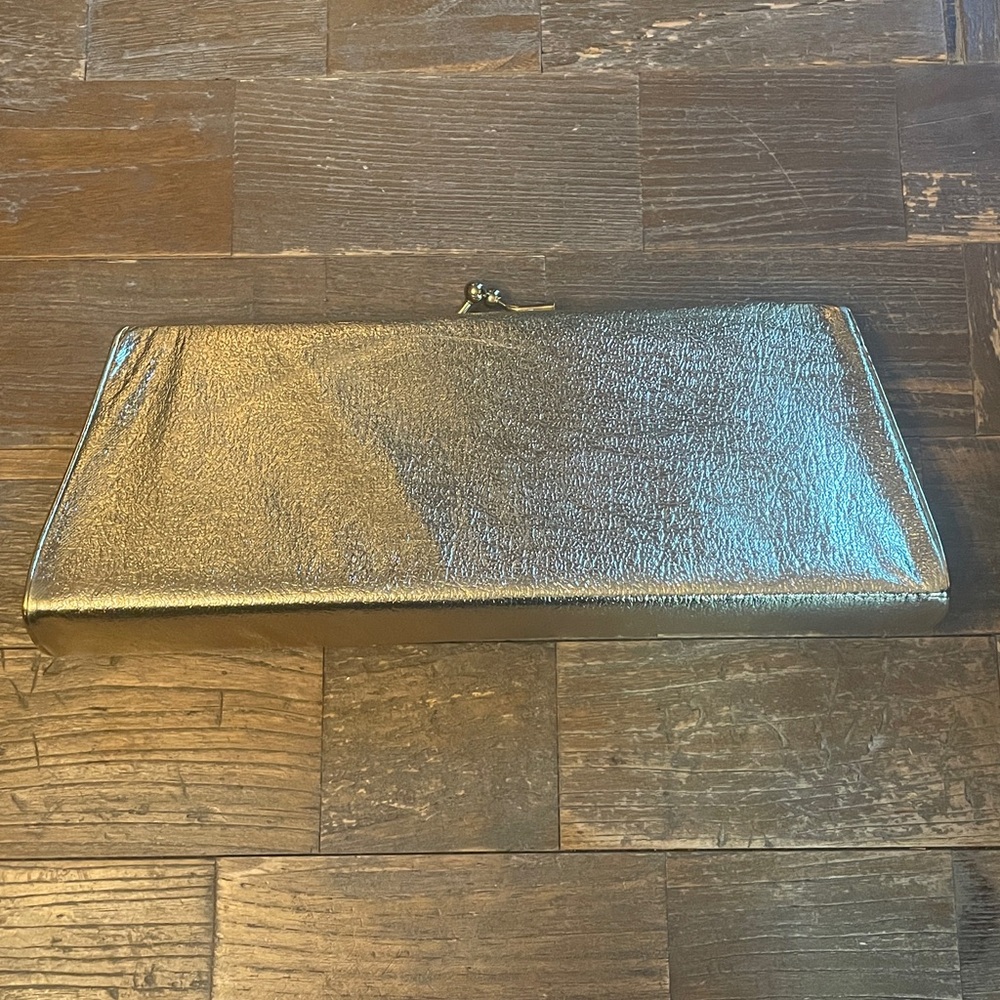 Vintage PB USA Metallic Gold Kisslock Clutch🖤